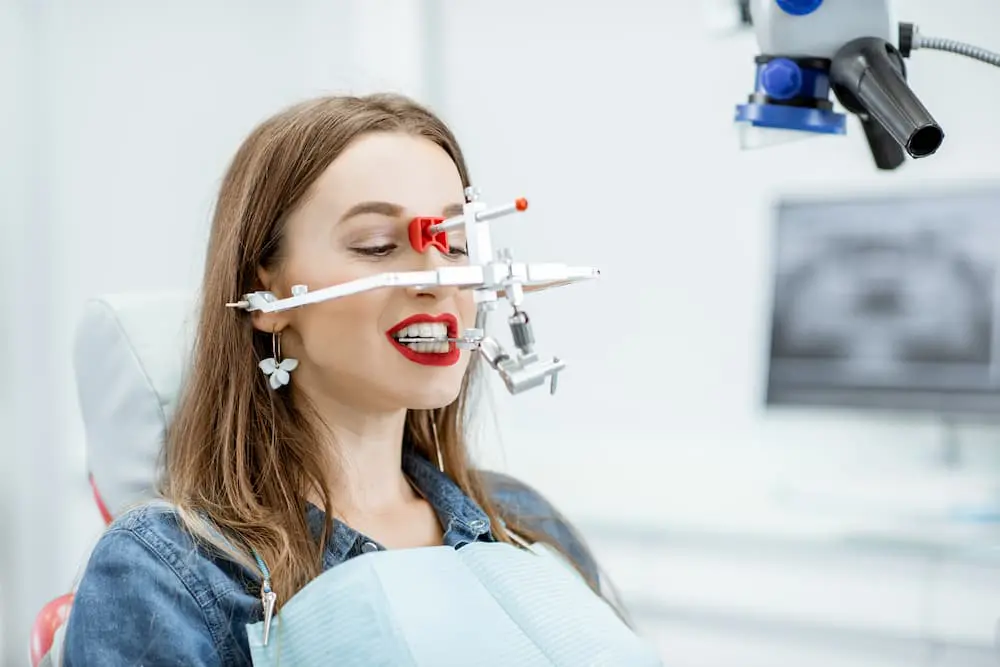 woman with jaw measurement system 2021 11 12 22 20 46 utc 1