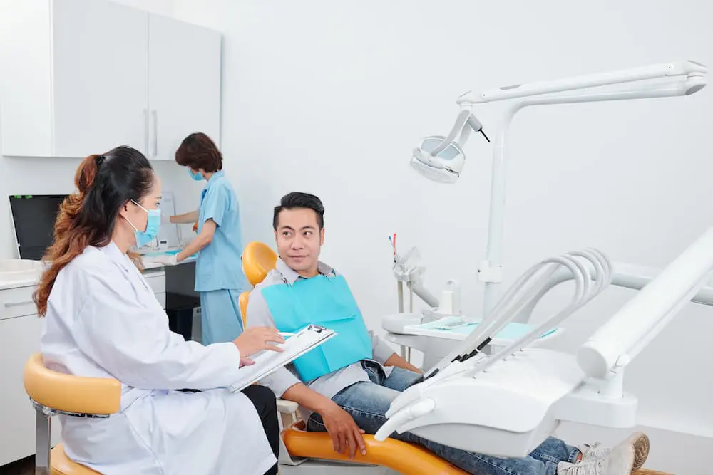 Read more about the article 牙齒矯正維持器戴多久才可以停？讓醫師來說明牙齒矯正維持器原理