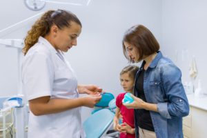 mother and child girl in meeting with doctor ortho 2022 05 19 17 16 30 utc 1